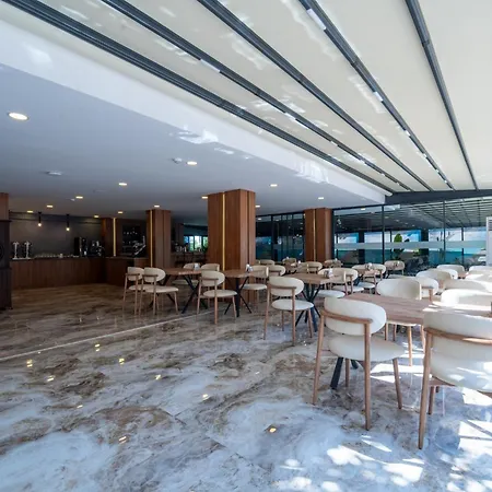 Hotel Coastline Orange *