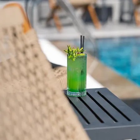 Coastline Orange Hotel *