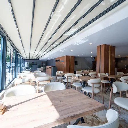 Hotel Coastline Orange