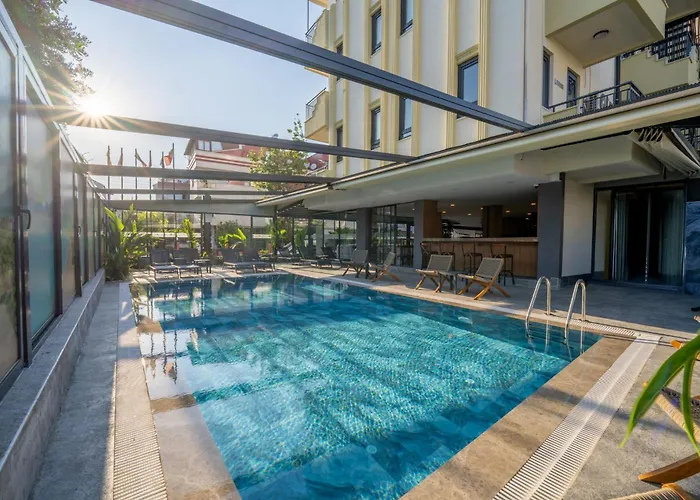 Coastline Orange Hotel *