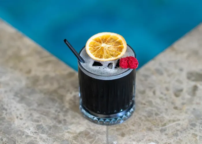 Hotel Coastline Orange