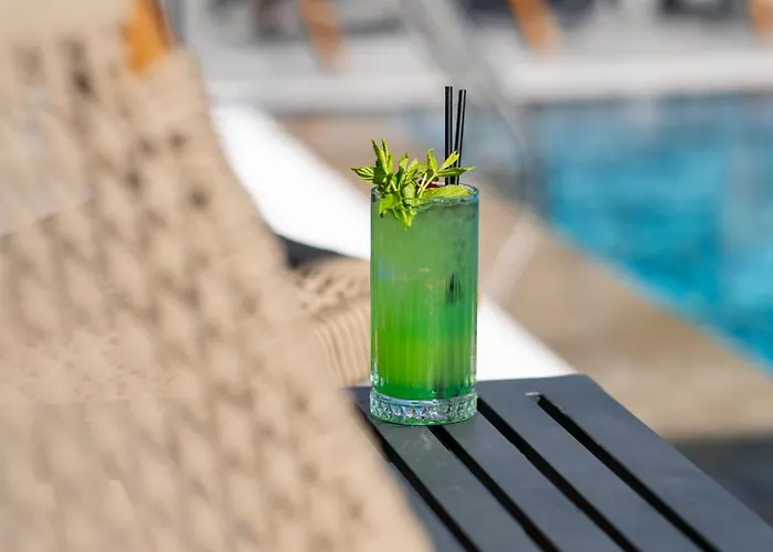 Coastline Orange Hotel *